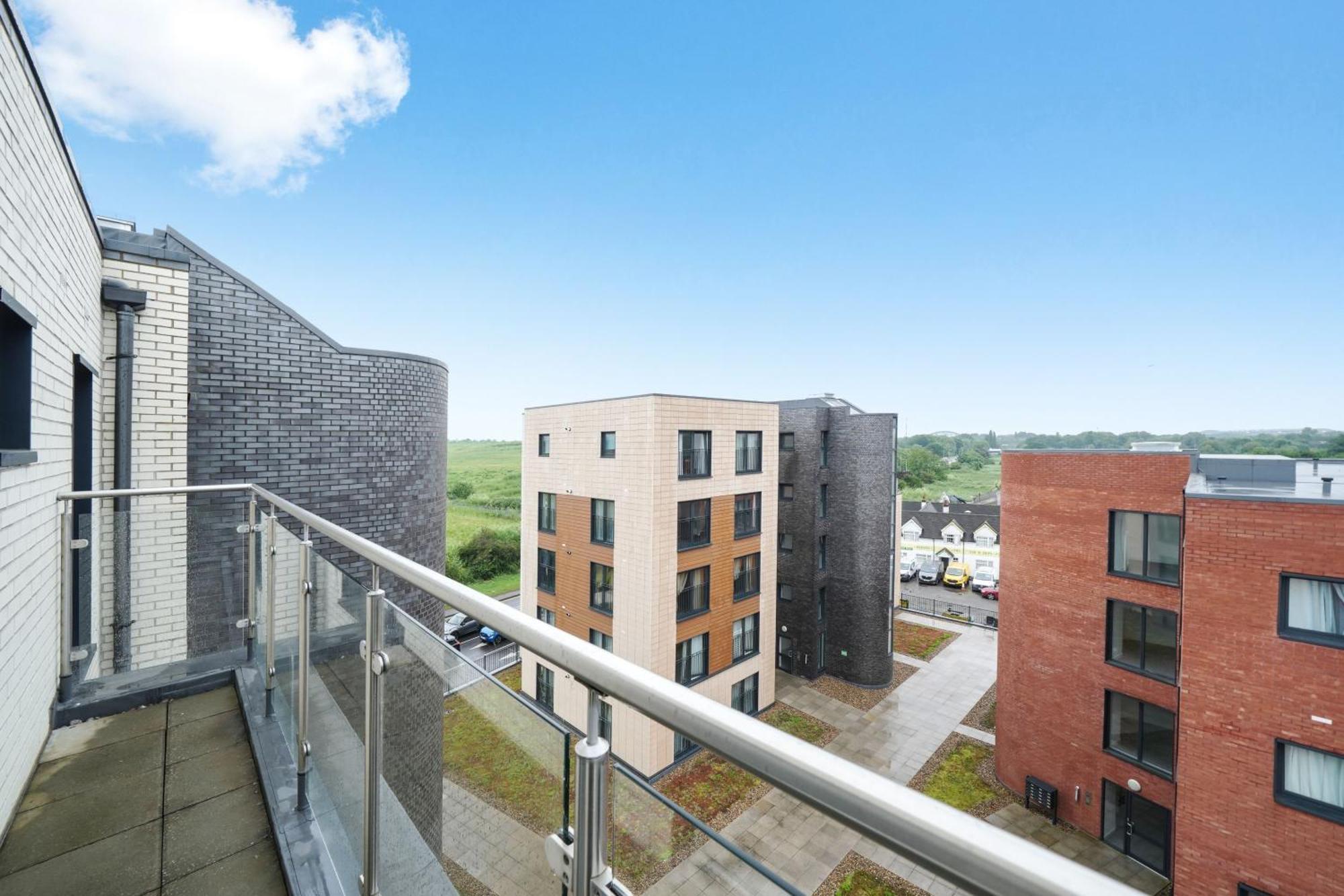 Modern Apartments With Free Parking Near Heathrow Colnbrook Eksteriør billede