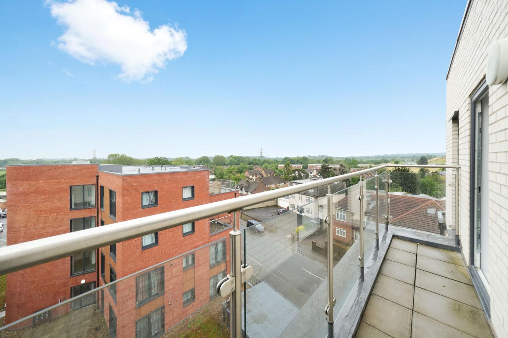 Modern Apartments With Free Parking Near Heathrow Colnbrook Eksteriør billede
