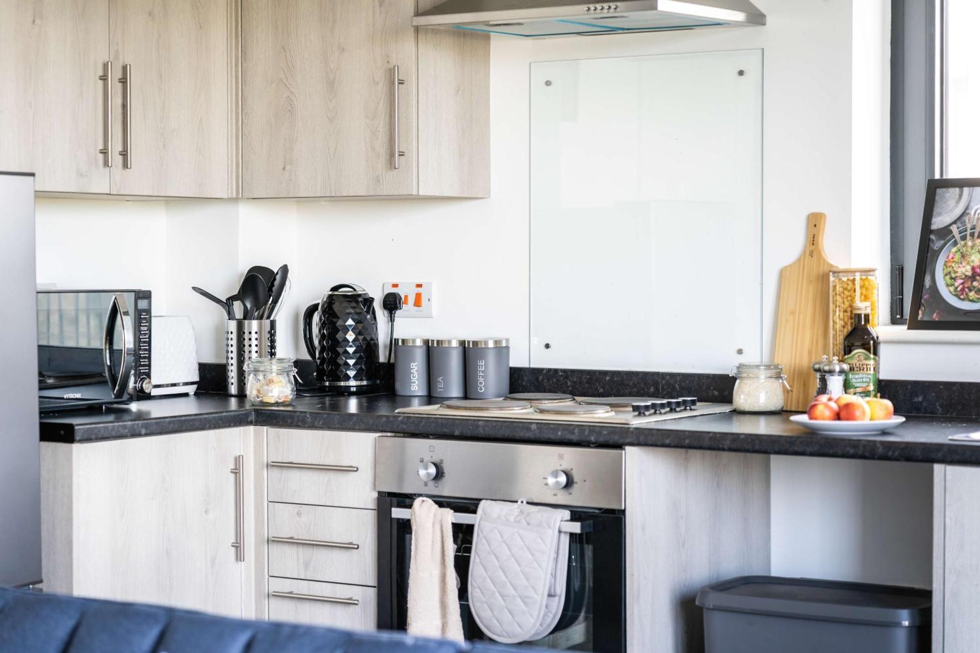 Modern Apartments With Free Parking Near Heathrow Colnbrook Eksteriør billede