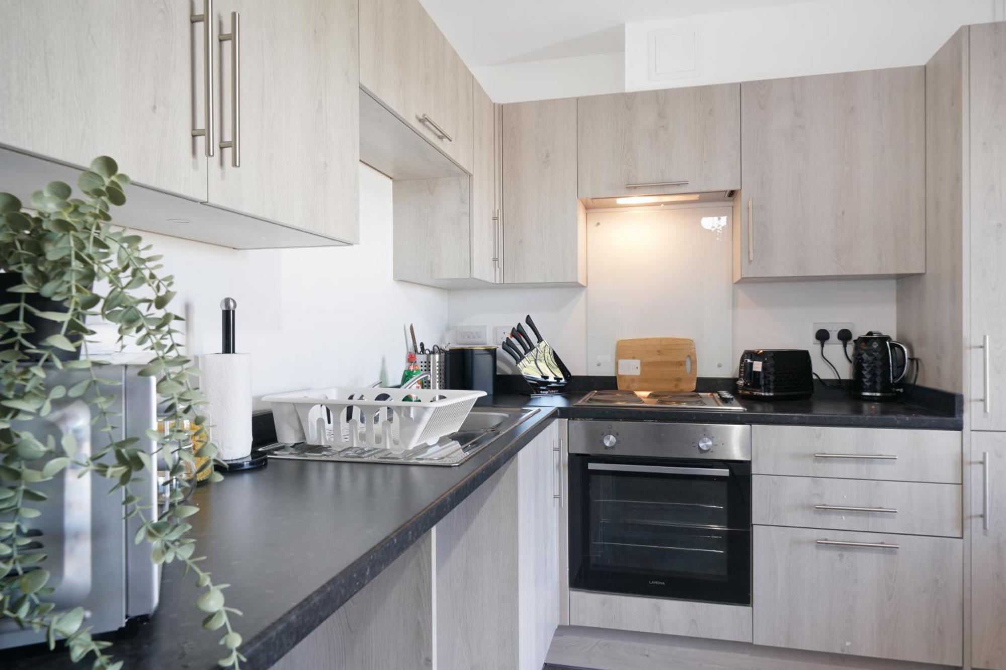 Modern Apartments With Free Parking Near Heathrow Colnbrook Eksteriør billede