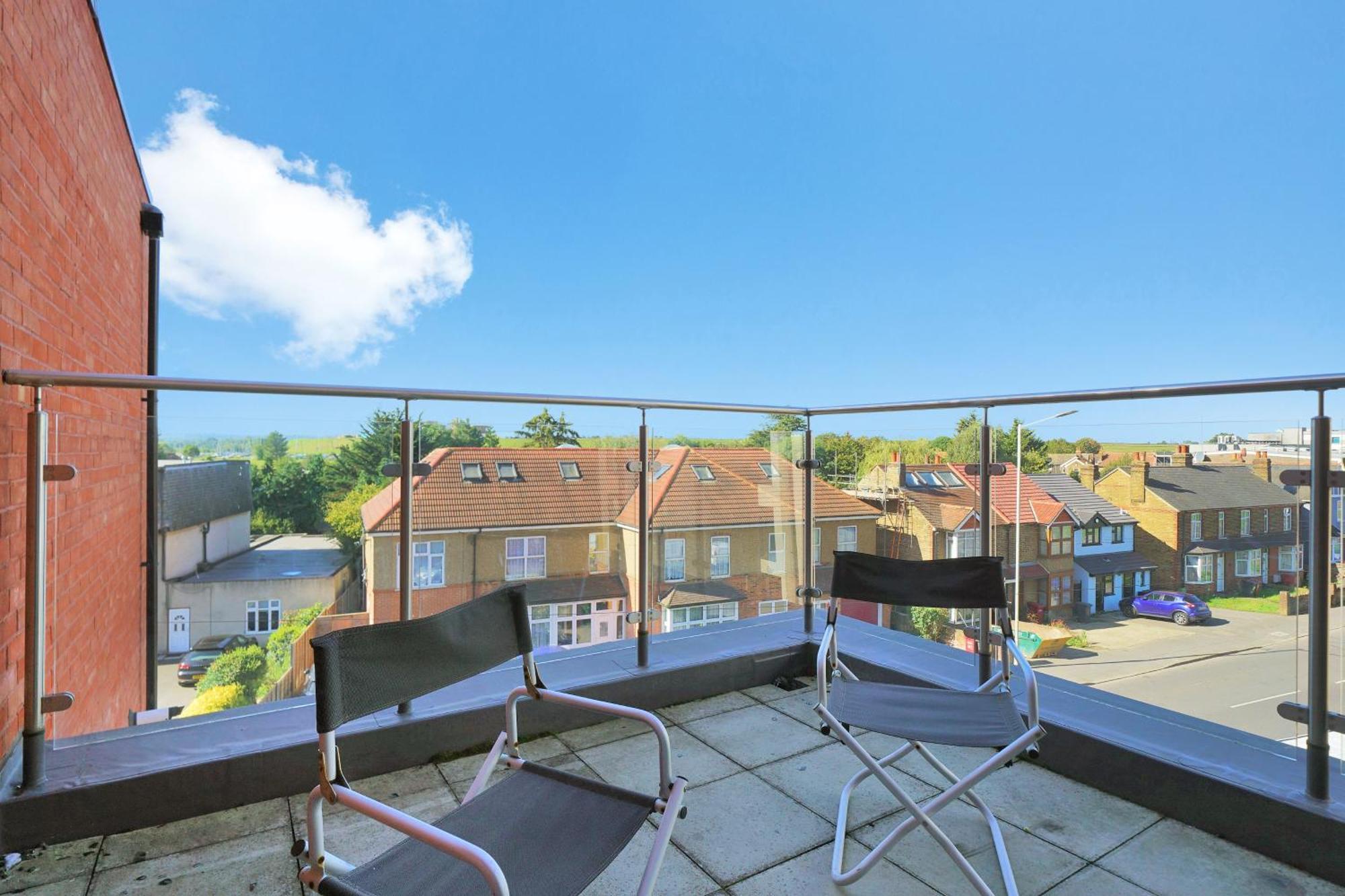 Modern Apartments With Free Parking Near Heathrow Colnbrook Eksteriør billede