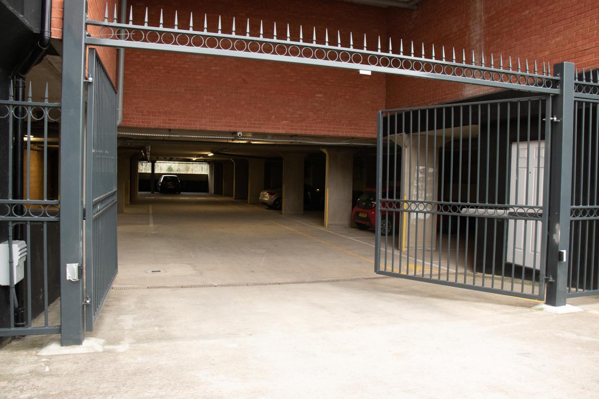 Modern Apartments With Free Parking Near Heathrow Colnbrook Eksteriør billede